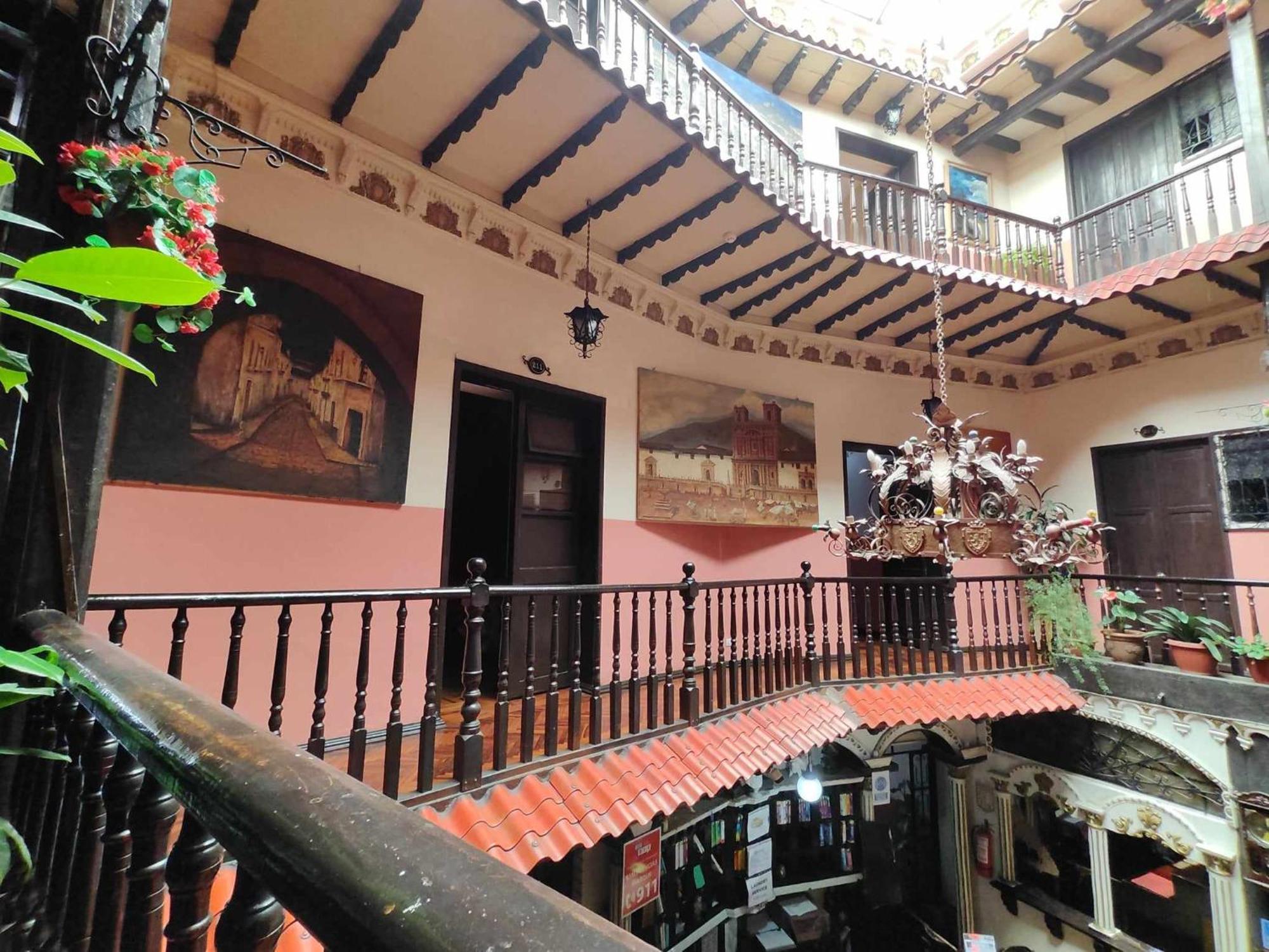 Hostal Juana De Arco Кито Екстериор снимка